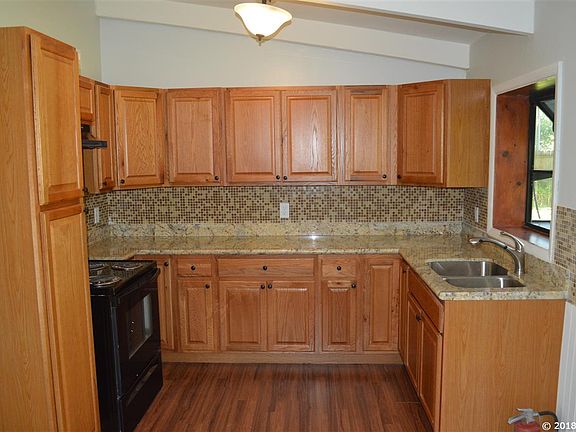 4th image of 3022 NE 15th St