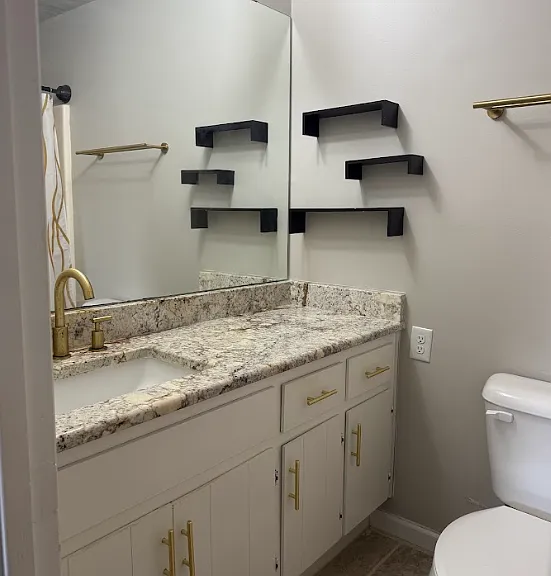 Master en-suite bathroom