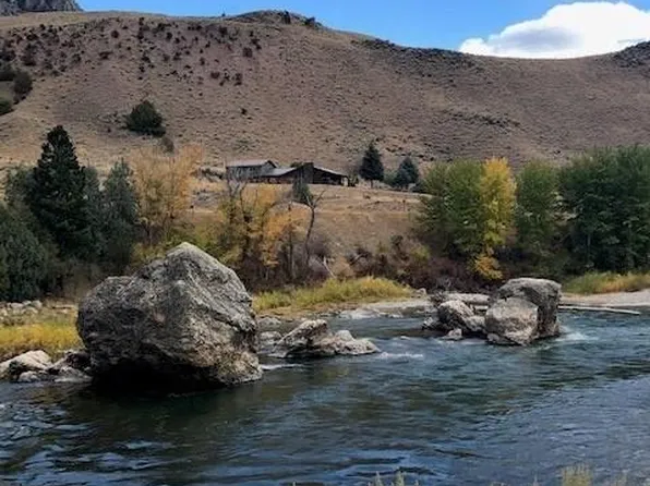 1874 Highway 93 S, Salmon, ID 83467