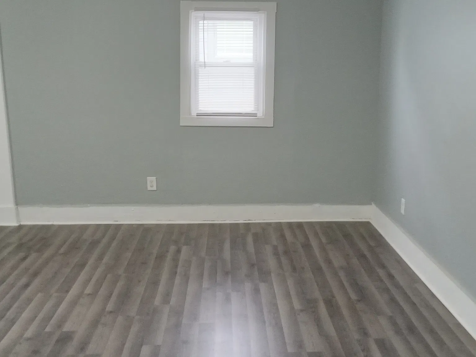 3 bed, 1800 sqft, $1,400 — Photo 3