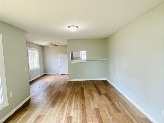 5th image of 15618 Leigh Ellen Ave
