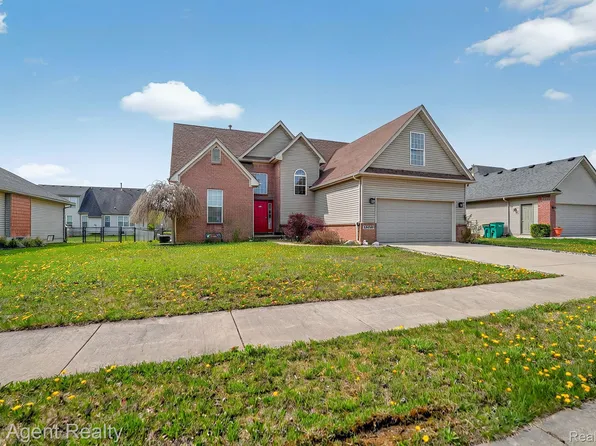 34658 Pine Valley, Richmond, MI 48062