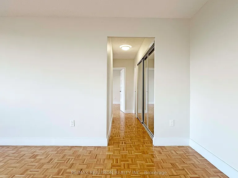 666 Spadina Ave #710 — Photo 6
