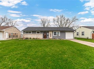 45 Crescent Rd, Grand Island, NY 14072