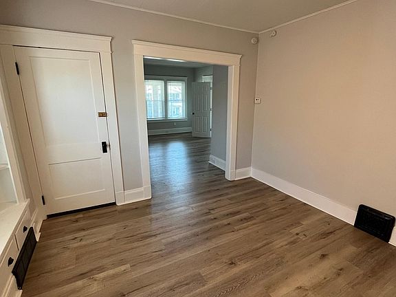 4th image of 3456 W 95th St