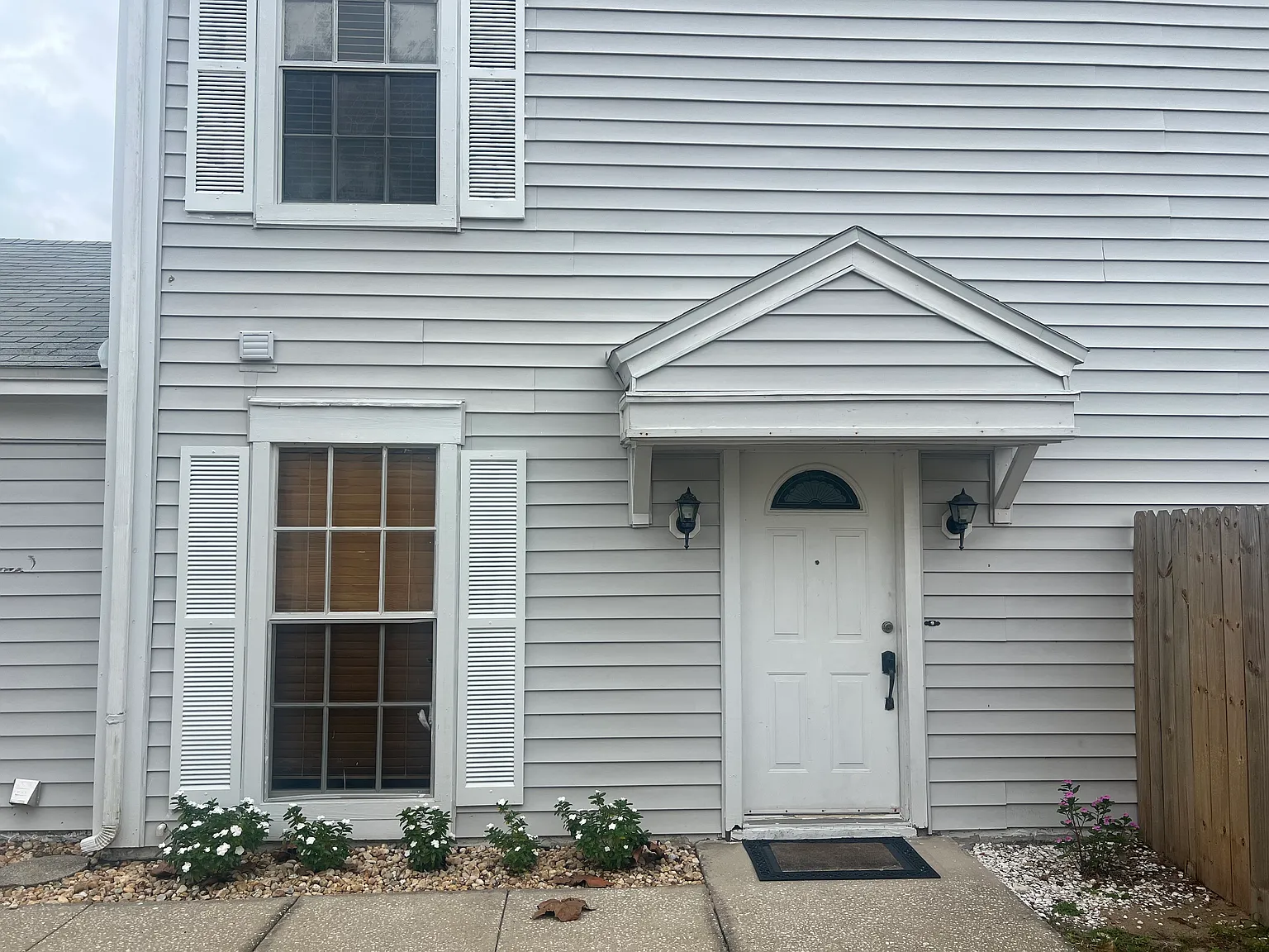 2 bed, 2.5 bath, 960 sqft, $1,795 — Photo 2