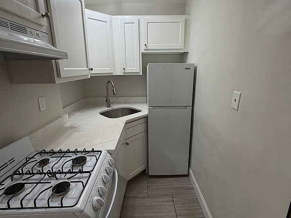 3rd image of 38 Hemenway St APT 18