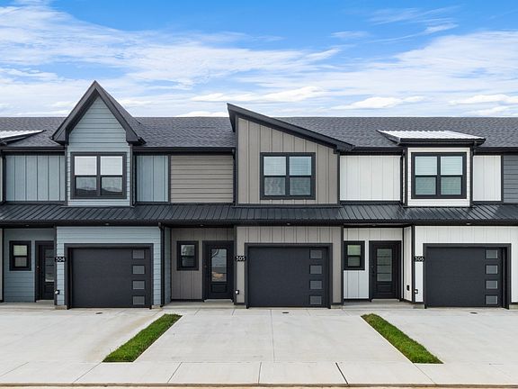 2nd image of 304 Jonathan Wade Cir