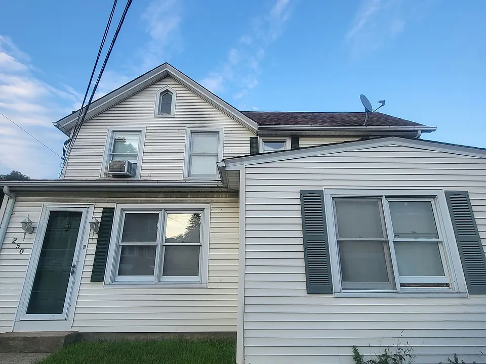 250 S Main St #1