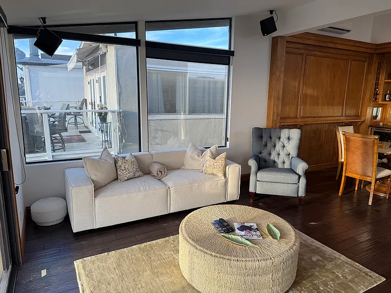 883 Acapulco St — Photo 10
