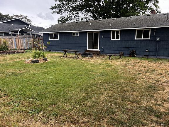 3rd image of 3907 Southgate Ave SW