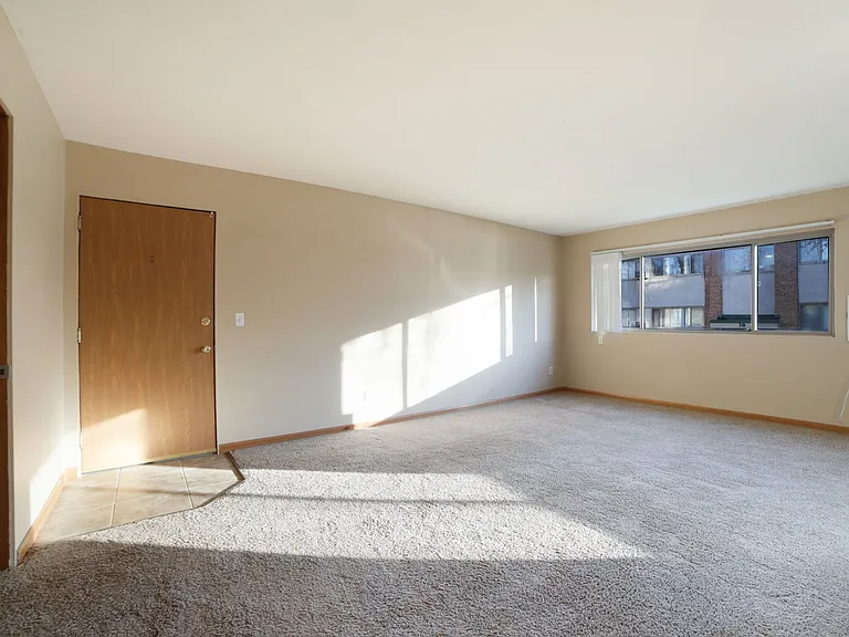 Spacious living room