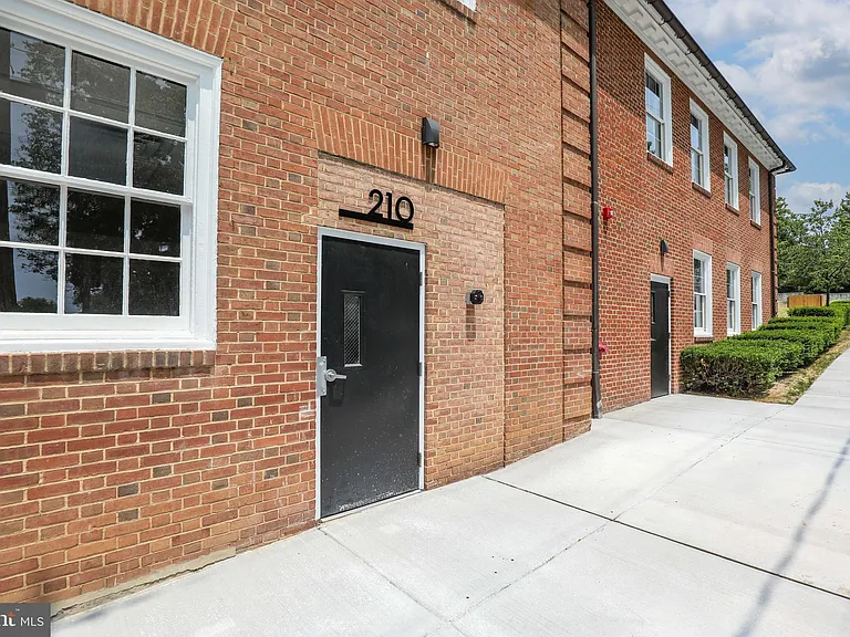210 E Boscawen St #200 — Photo 22