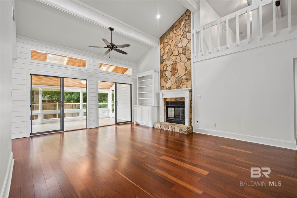 Apartment in Greenwich, Glenville - View 3