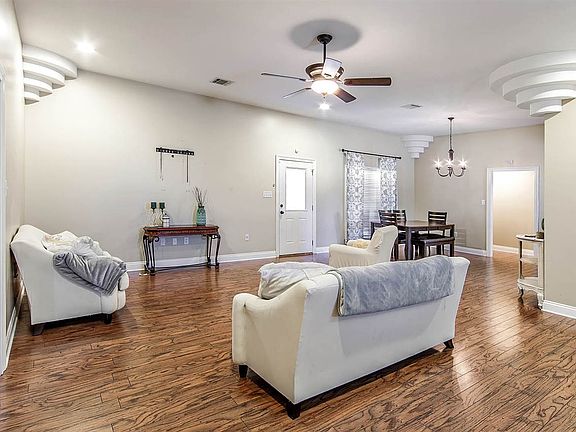 3rd image of 301 Mandalay East Dr