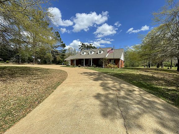 5th image of 127 Dumas Rd