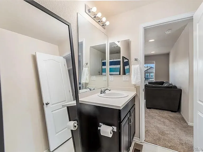 4979 S Valdai Way — Photo 34