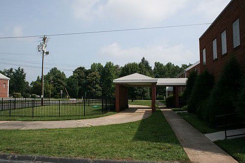 3rd image of 900 16th St