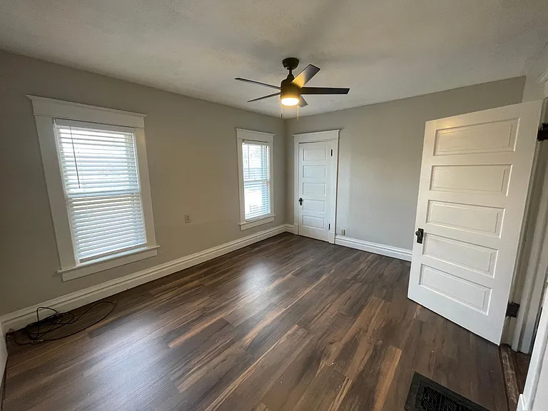 303 Washington St #3 — Photo 1