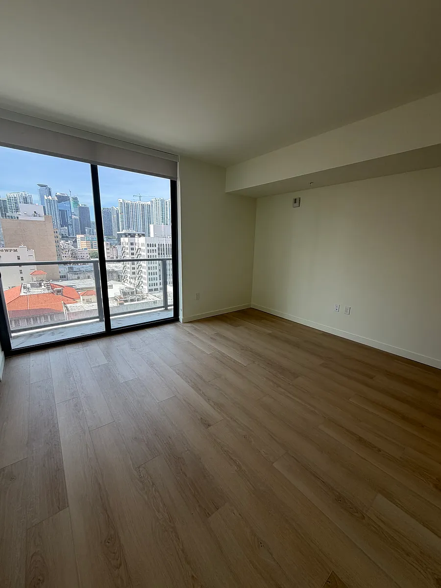 Building Photo - 16 W Flagler St #S1