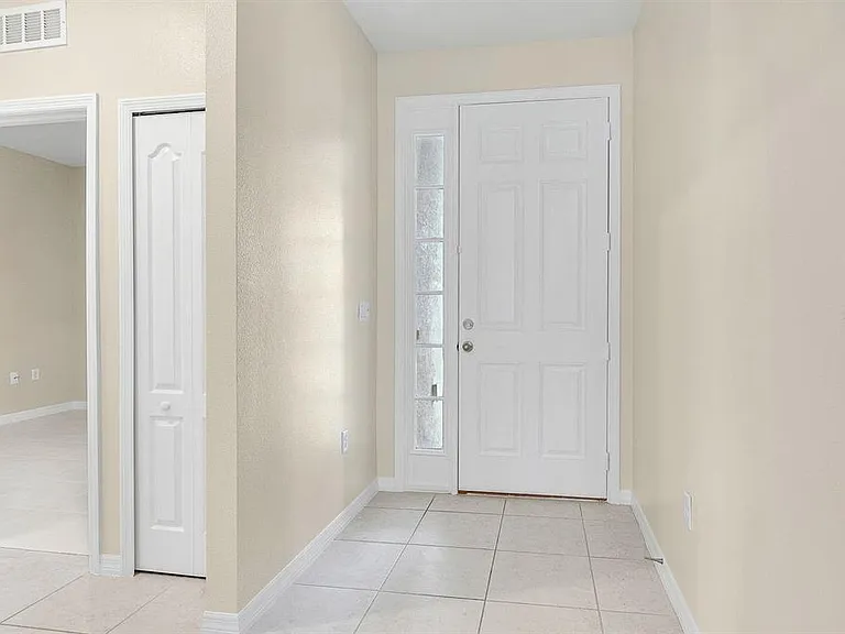 566 Pawnee Ct — Photo 4