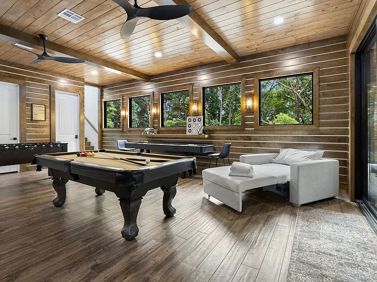 Building's Lounge