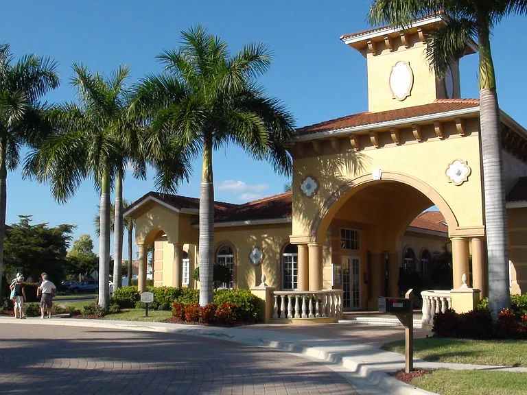 Beautiful Gardens at Beachwalk