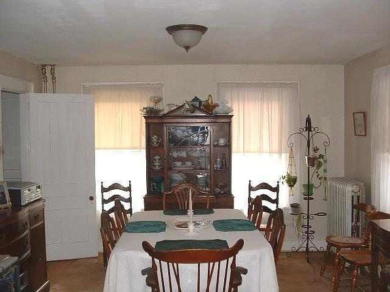 4th image of 167 E BROADWAY