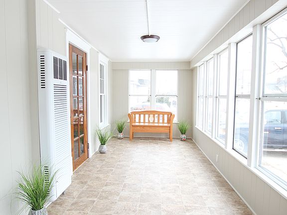 4th image of 28 W Forest Ave