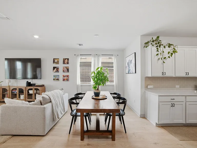 3608 Overlord Ln — Photo 8