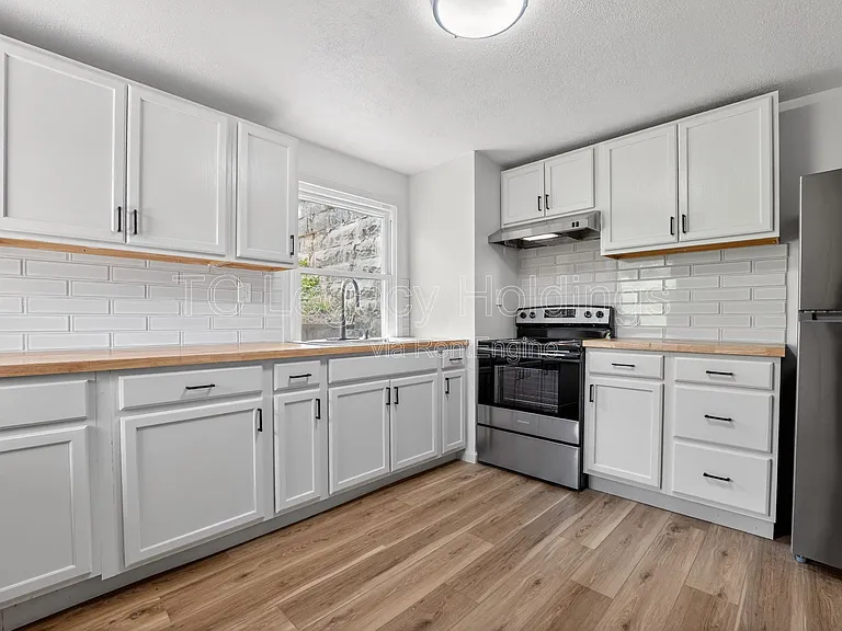73 Beechwood Ave — Photo 18