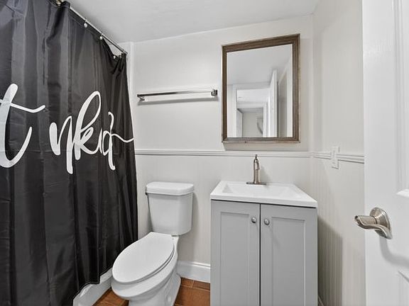 5th image of 801 Andrews Ave APT 9