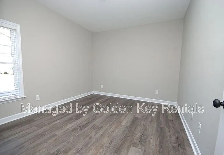 421 S Center St — Photo 9