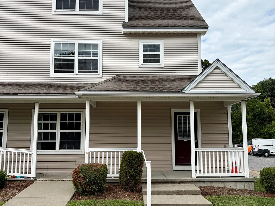 4 Fuller Pl