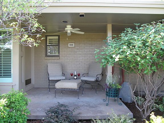 Side porch at the front