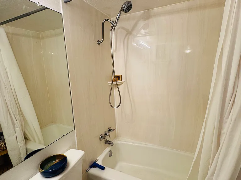 1100 Alvarado Dr SE — Photo 9
