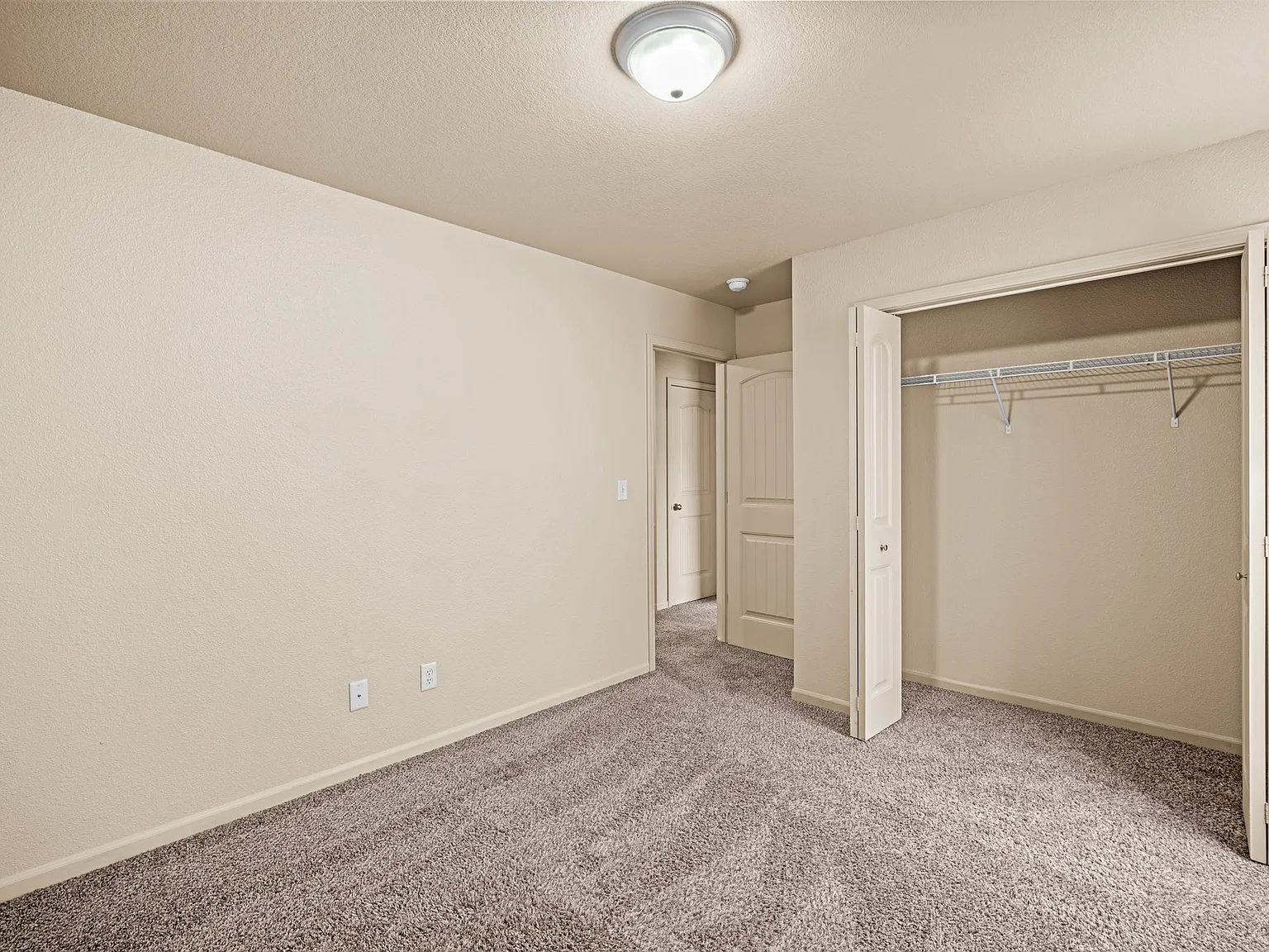3 bed, 1.5 bath, 1600 sqft, $1,399 — Photo 4