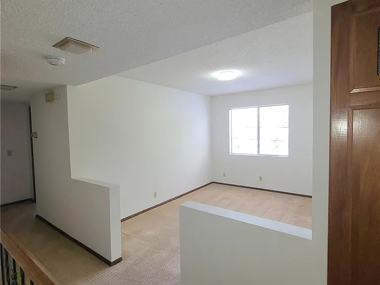 881 W Huntington Dr #G — Photo 11