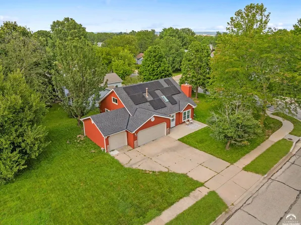 125 Sharon Dr, Lawrence, KS 66049