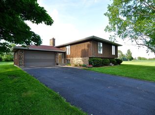 42W552 Hummingbird St, Hampshire, IL 60140