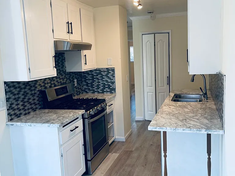 1129 N Barston Ave — Photo 12