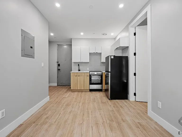 809 Midwood St #3B — Photo 5