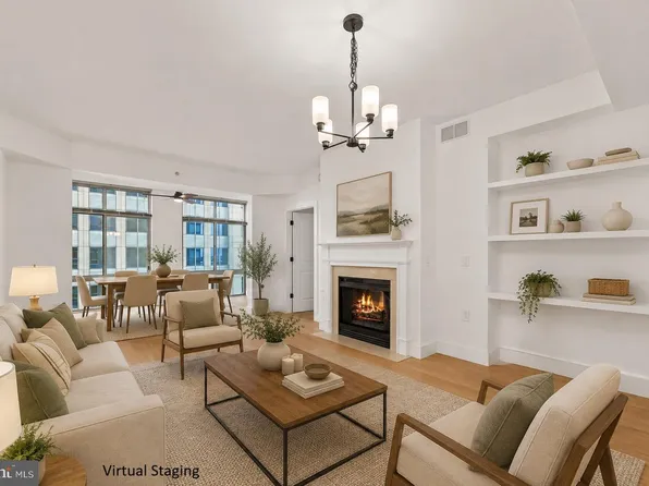 11990 Market St Unit 704, Reston, VA 20190