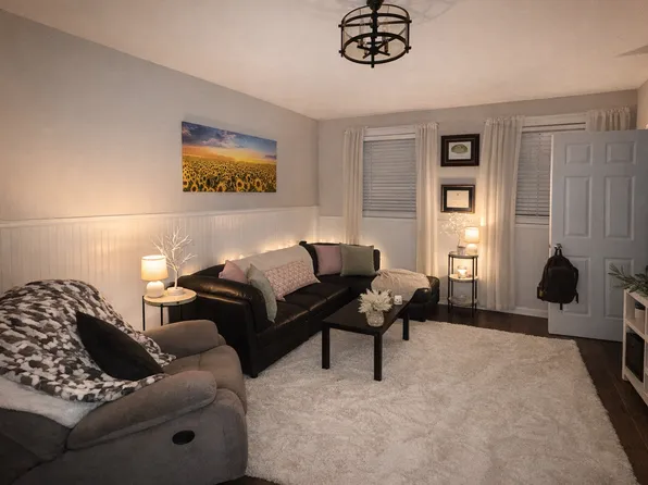 (undisclosed Address), East Islip, NY 11730