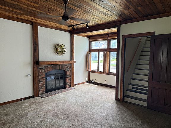 3rd image of 325 S Main St