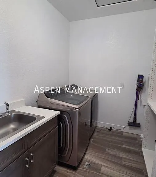 6699 W Yale Ave — Photo 32