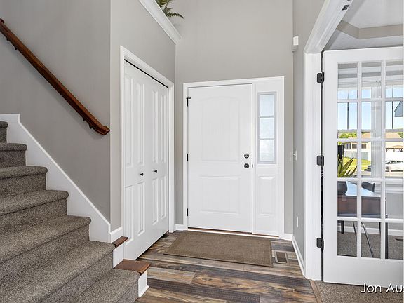 4th image of 8637 Petoskey St
