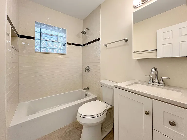 3245 N Lawndale Ave #G — Photo 16