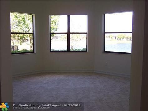 3rd image of 9549 Tivoli Isles Blvd