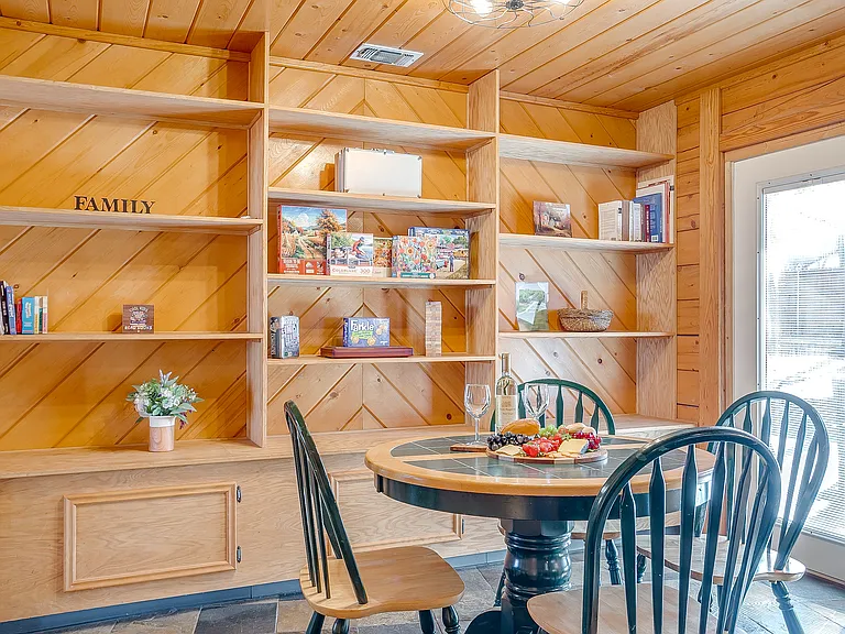502 Western Hills Trl — Photo 16